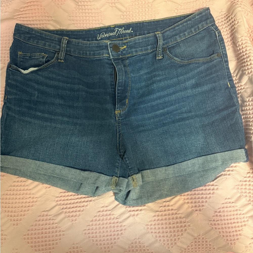 Universal Thread Blue Jean Shorts Cut-Off Style